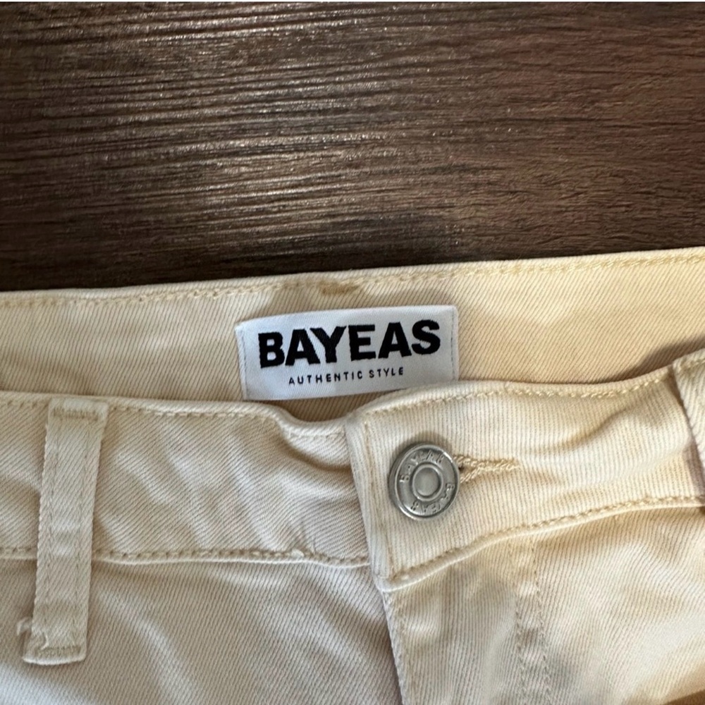 Bayeas cream colored wide leg jeans EUC women’s size 26 - Picture 2 of 4